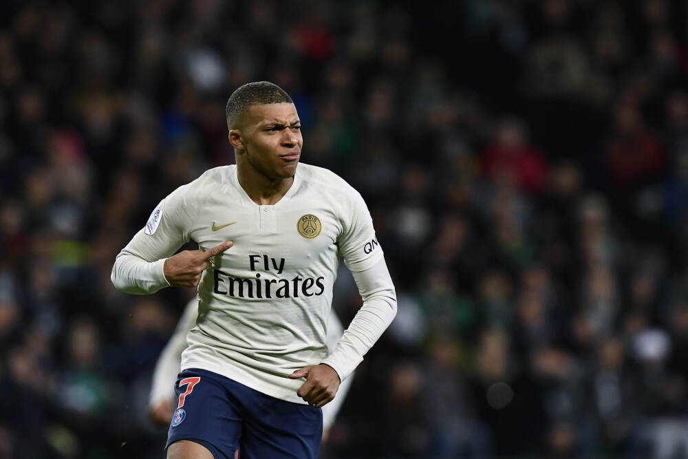 英超积分榜：阿森纳2分优势领跑，曼城第2，利物浦暂升第4